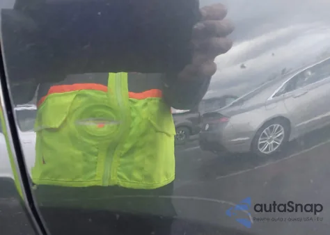 2014 Jeep Grand Cherokee Overland z USA, uszkodzony, nr VIN 1C4RJFCG5EC193882